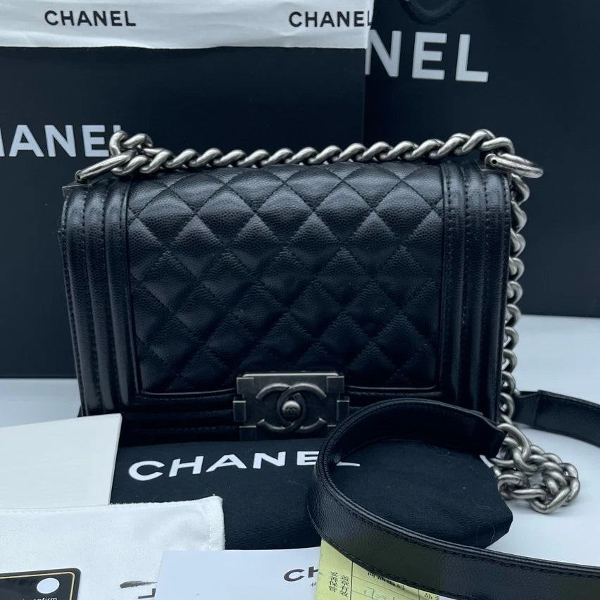 CHANEL Pre-owned Black Small Calfskin Flap Crossbody Shoulder Bag For Women