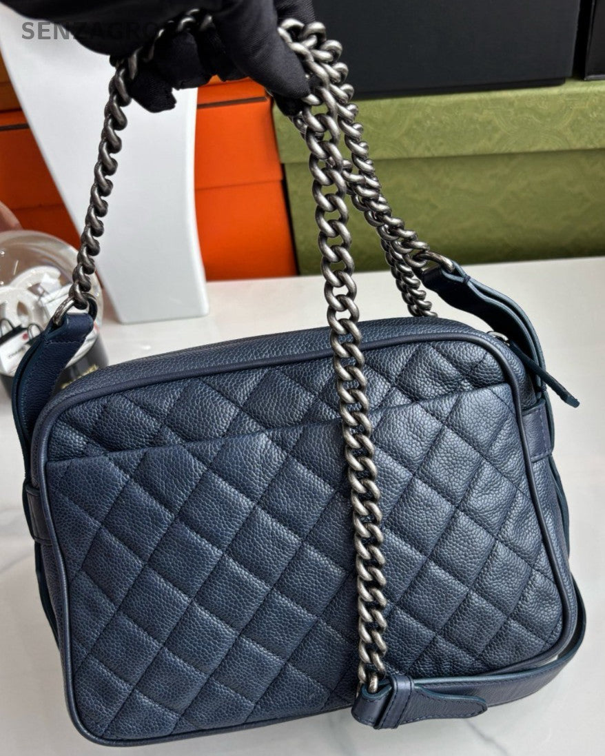 CHANEL Classic Diamond pattern Camera bag Calfskin Shoulder bag Crossbody