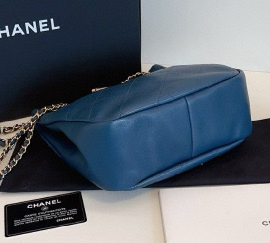 Chanel Calfskin Diamond Chain Shoulder Bag Blue Gold Used Women Classic Fashion