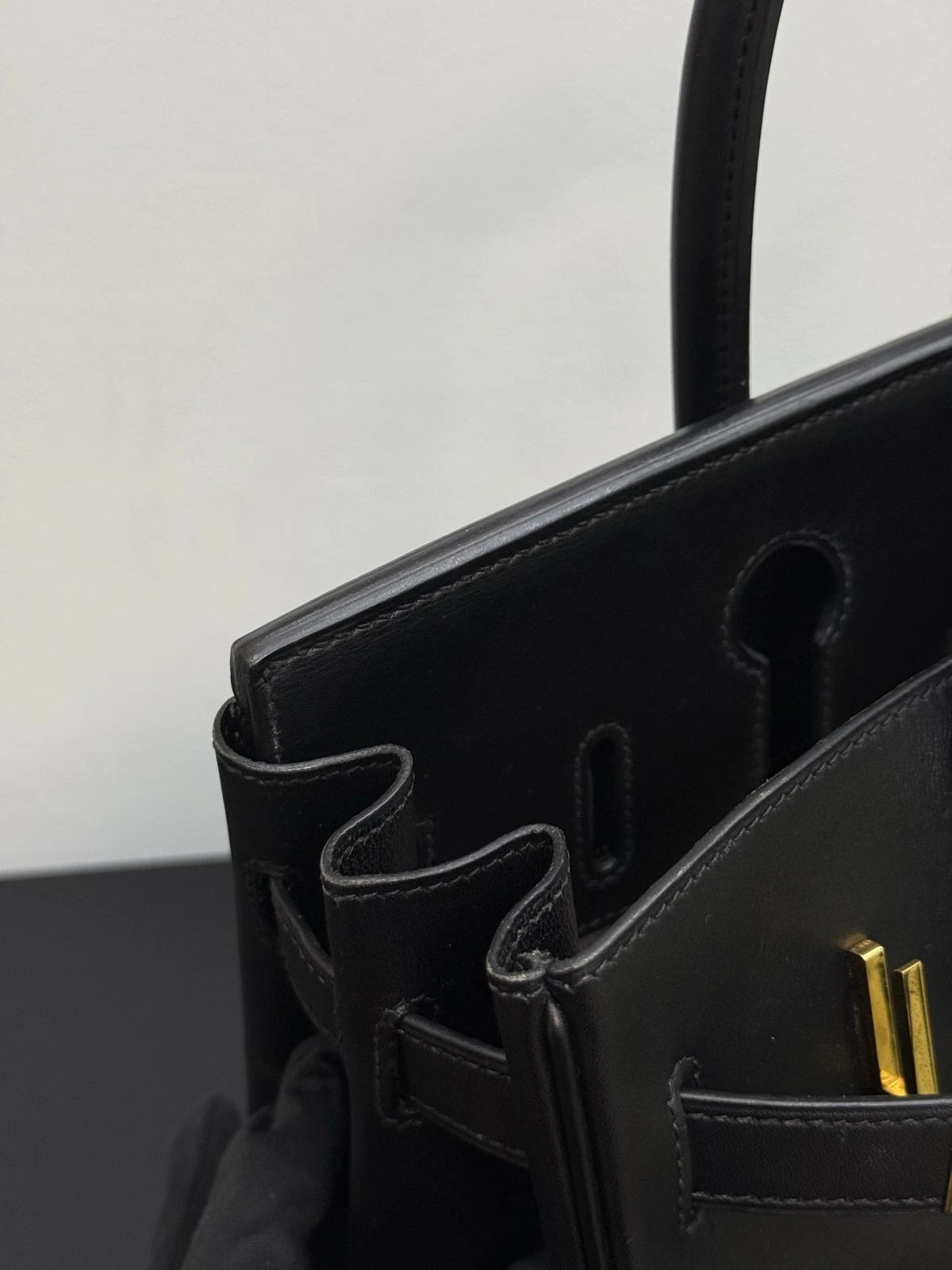 Hermès Birkin 30 Top Handle Handbag Luxury Tote Black Gold Excellent