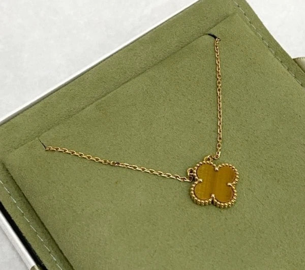 Van Cleef &amp; Arpels Vintage Alhambra Necklace 18K Yellow Gold Tiger's Eye Clover