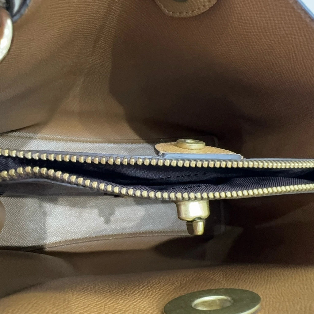 COACH Willow 24 Solid Leather Medium Bucket Bag For Women