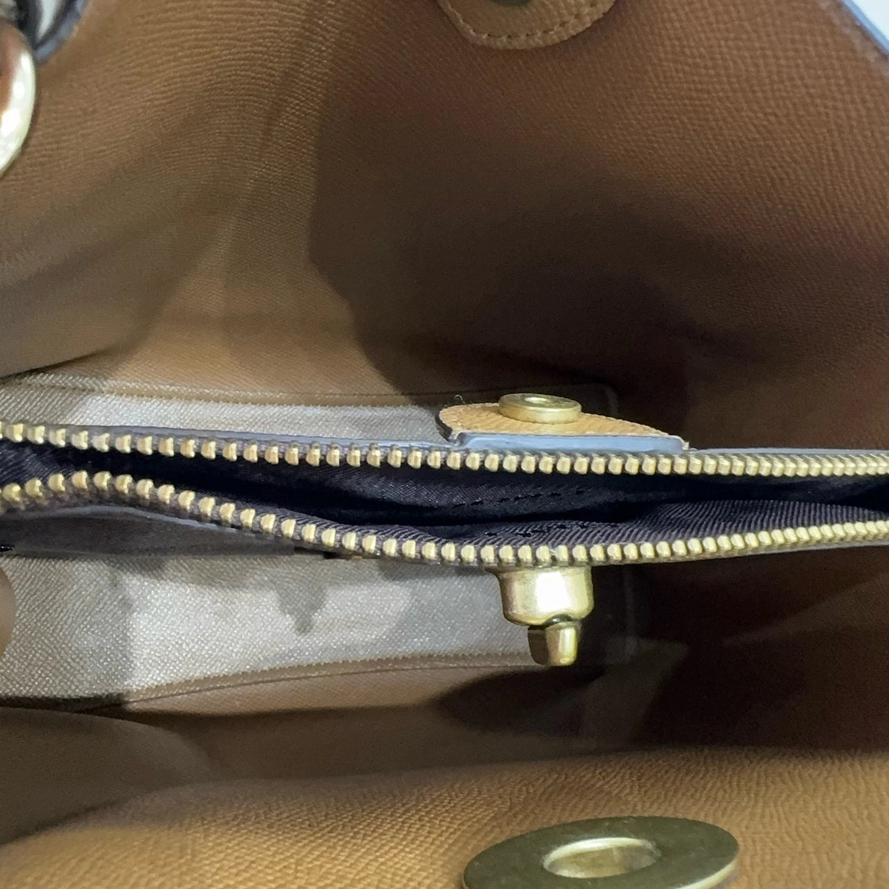 COACH Willow 24 Solid Leather Medium Bucket Bag For Women