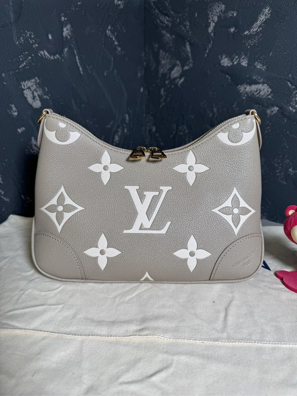 Louis Vuitton Boulogne Shoulder Bag Gray Gold Hardware