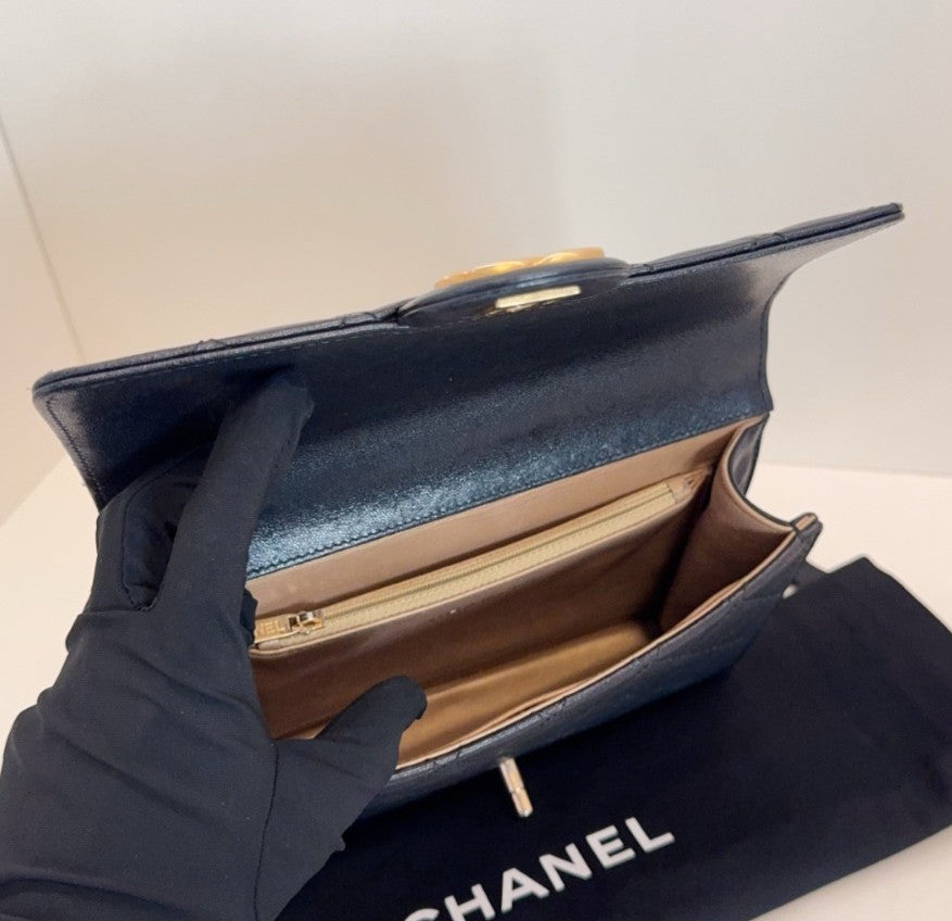 Chanel Classic Flap Pearl Chain Shoulder Bag Crossbody Black Gold Women Fashion