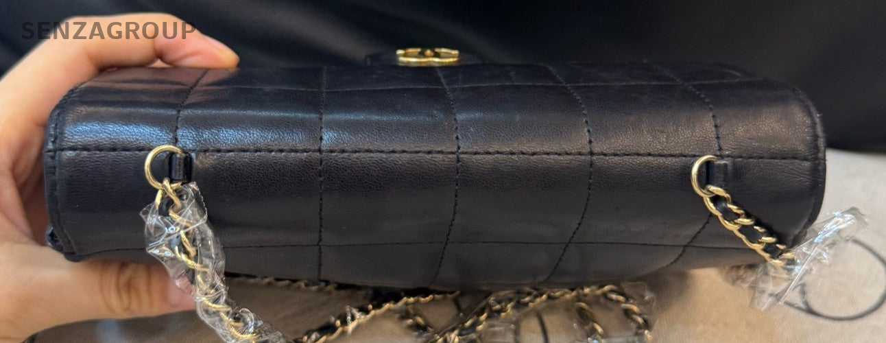 Chanel Lambskin Mini Chain Shoulder Bag Crossbody Black Gold Women Classic