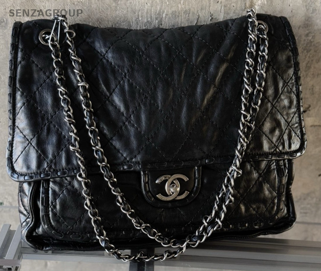 CHANEL Calfskin Chain Shoulder Bag Crossbody Black Silver Used Women Classic
