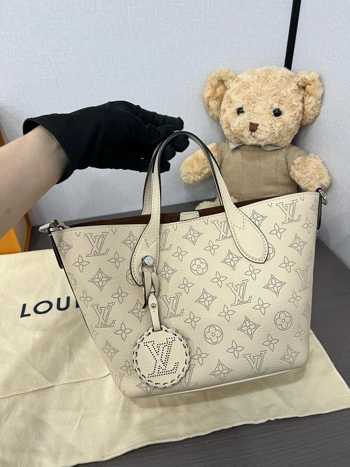 Louis Vuitton Blossom Women's Handbag Shoulder Bag