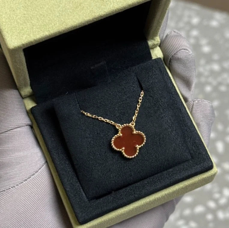 Van Cleef &amp; Arpels Vintage Alhambra Pendant Necklace Carnelian 18k Yellow Gold