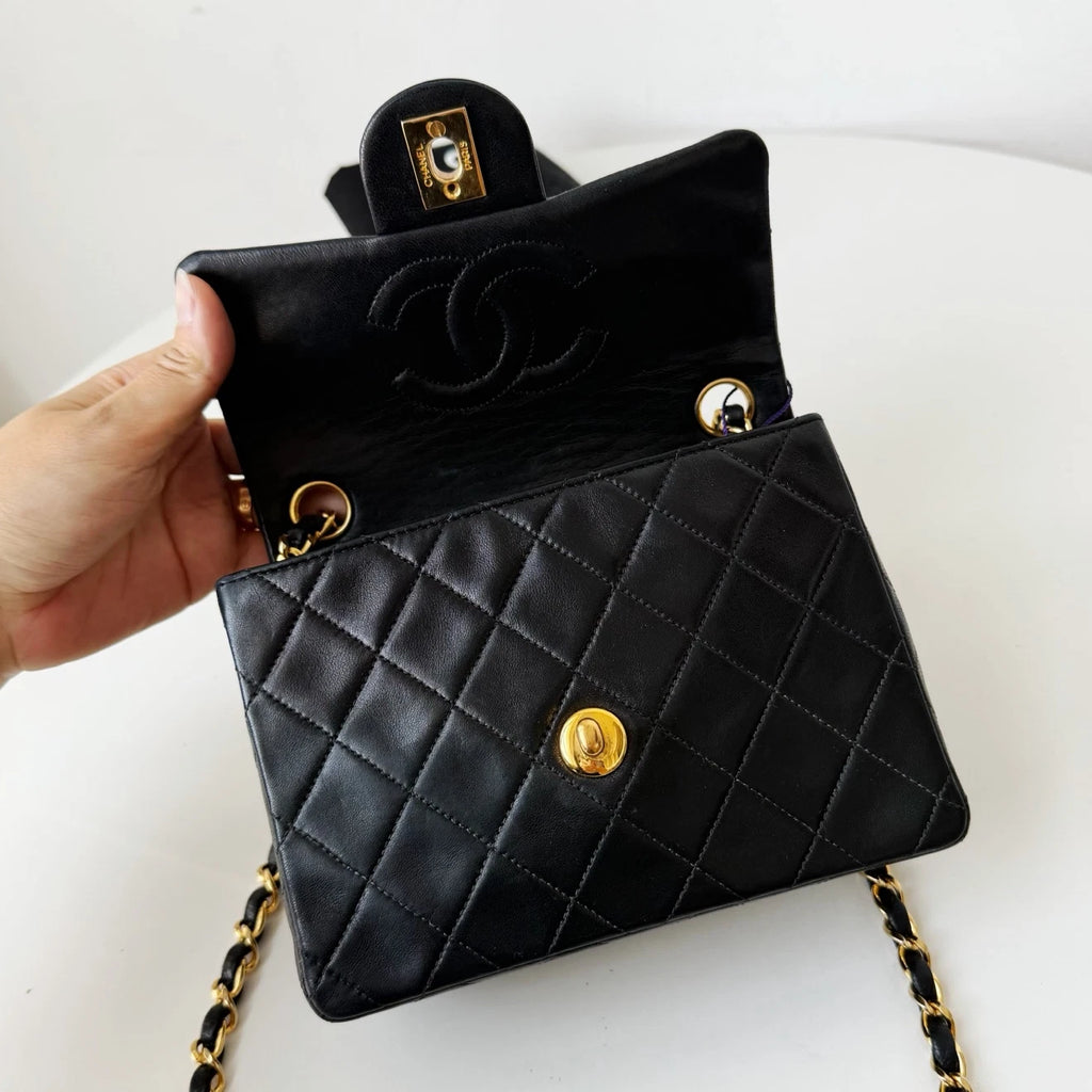 Chanel Classic Flap Mini Chain Shoulder Crossbody Black Gold Women Vintage