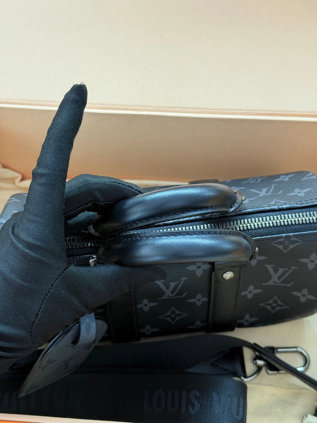 Louis Vuitton Keepall25 Black Top Handle Handbag For Women