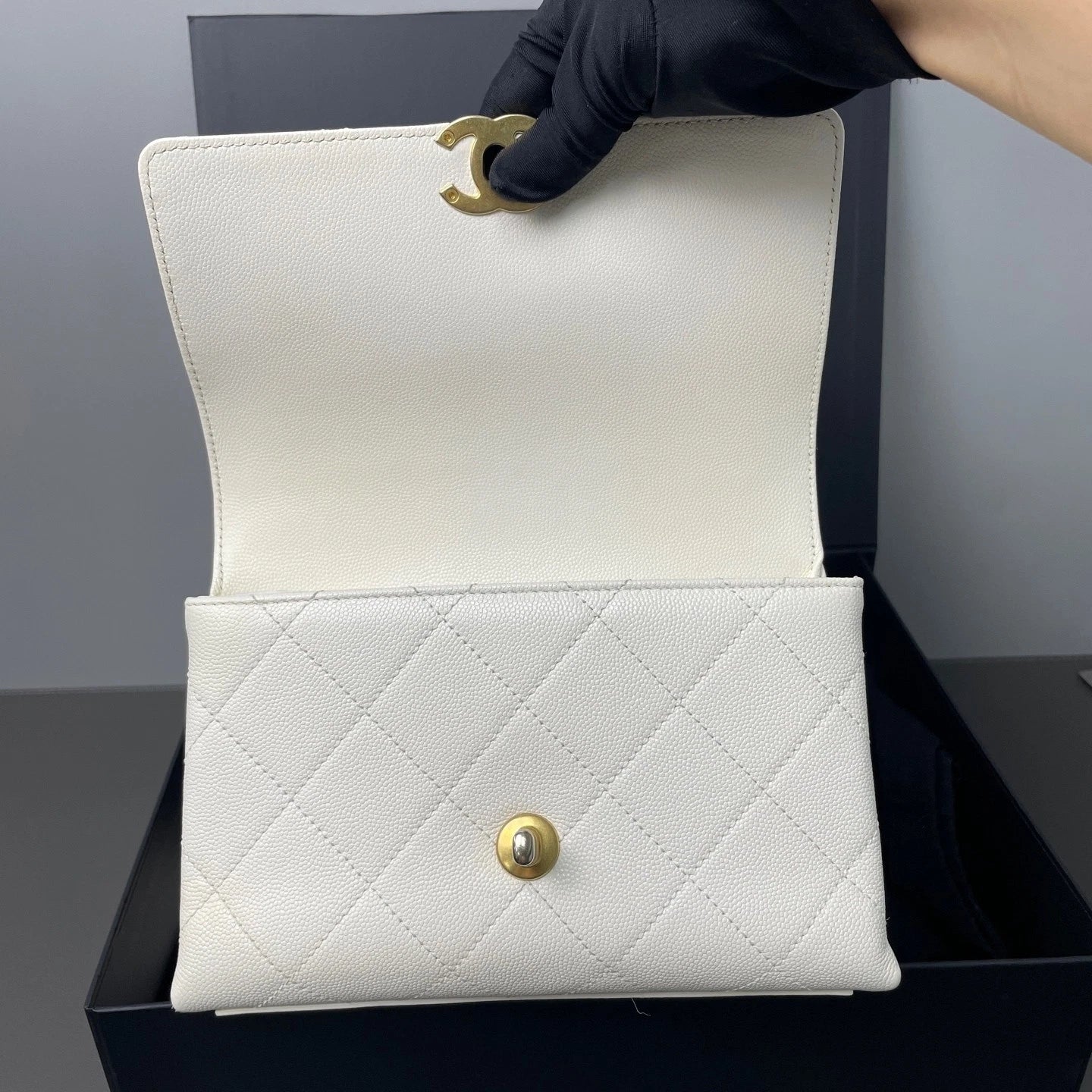 CHANEL Quilted White Calfskin Top Handle Chain Bag For Women