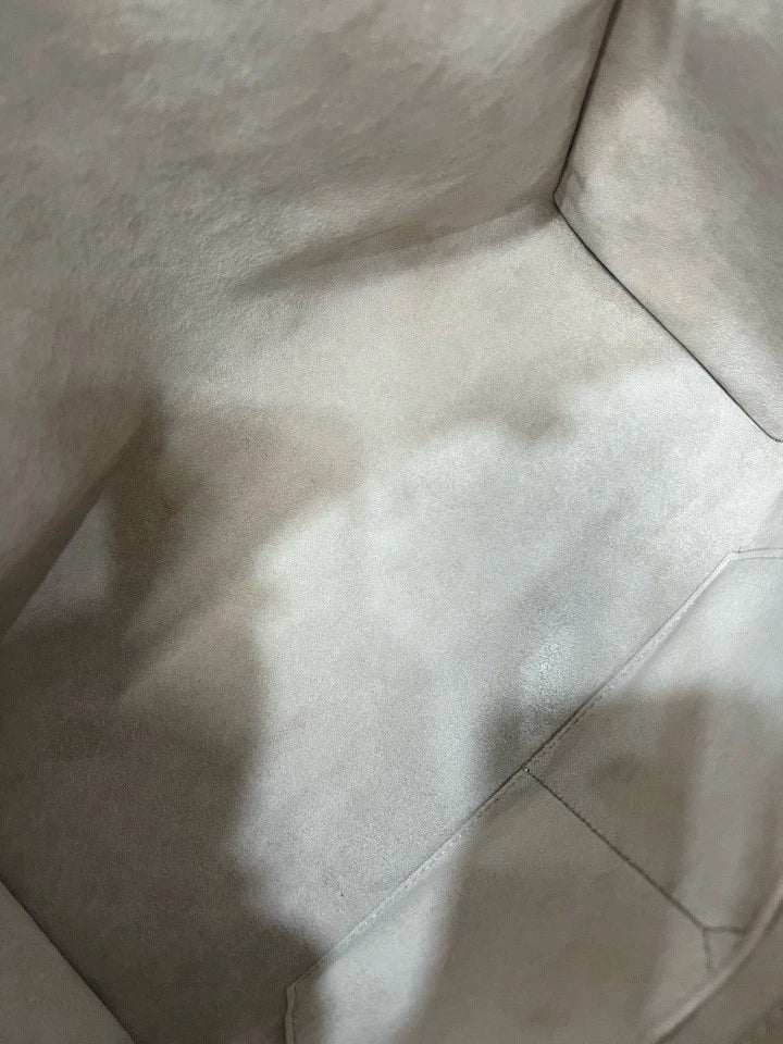 Louis Vuitton Embossed Leather MM OnTheGo Tote Bag For Women
