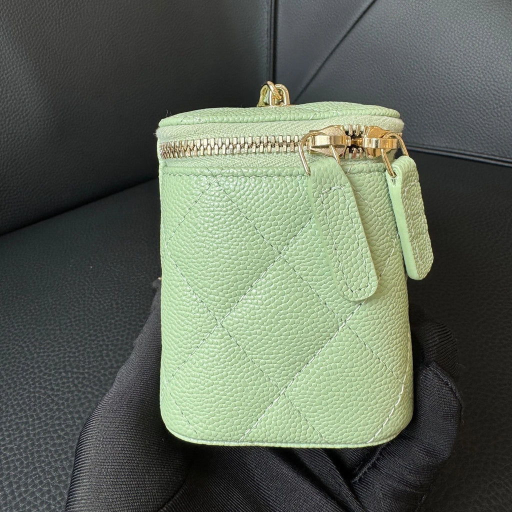 Chanel Vanity Gold Green Crossbody Chain Bag Excellent