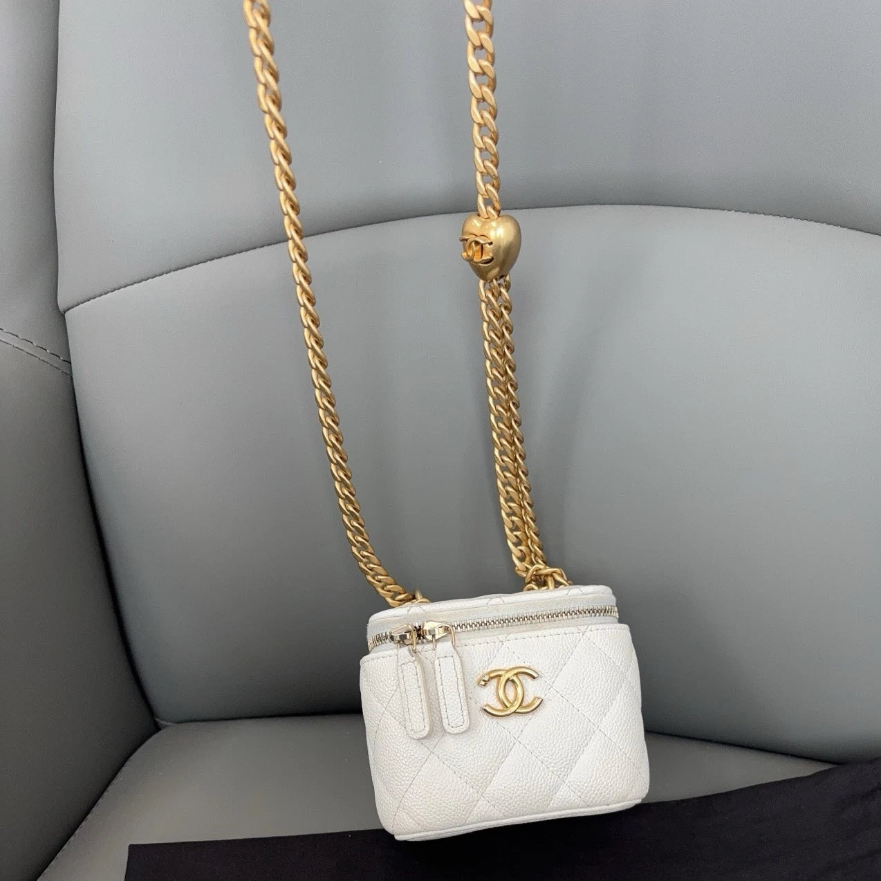 Authentic Chanel Chain Box Calfskin Shoulder Crossbody Bag White GHD