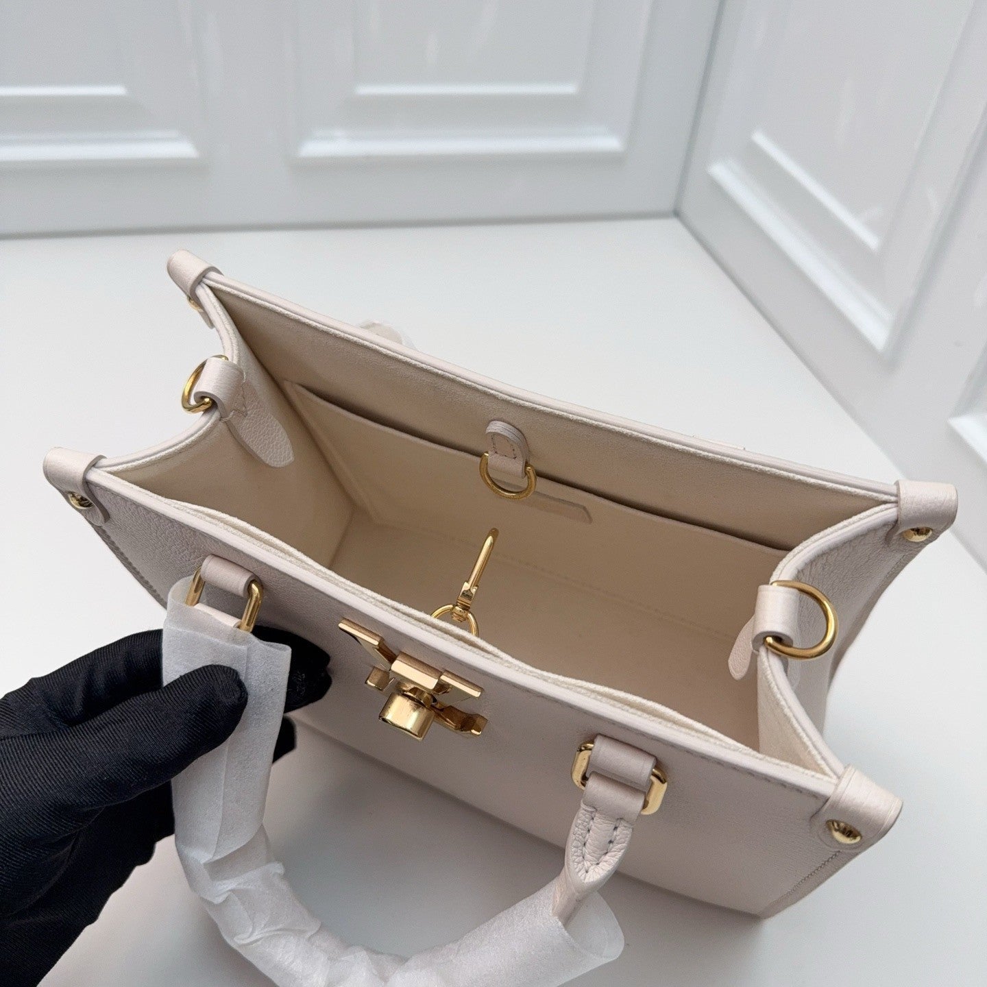 Louis Vuitton Lock Go Calfskin Tote Top Handle Bag Pink Gold Used Women Classic