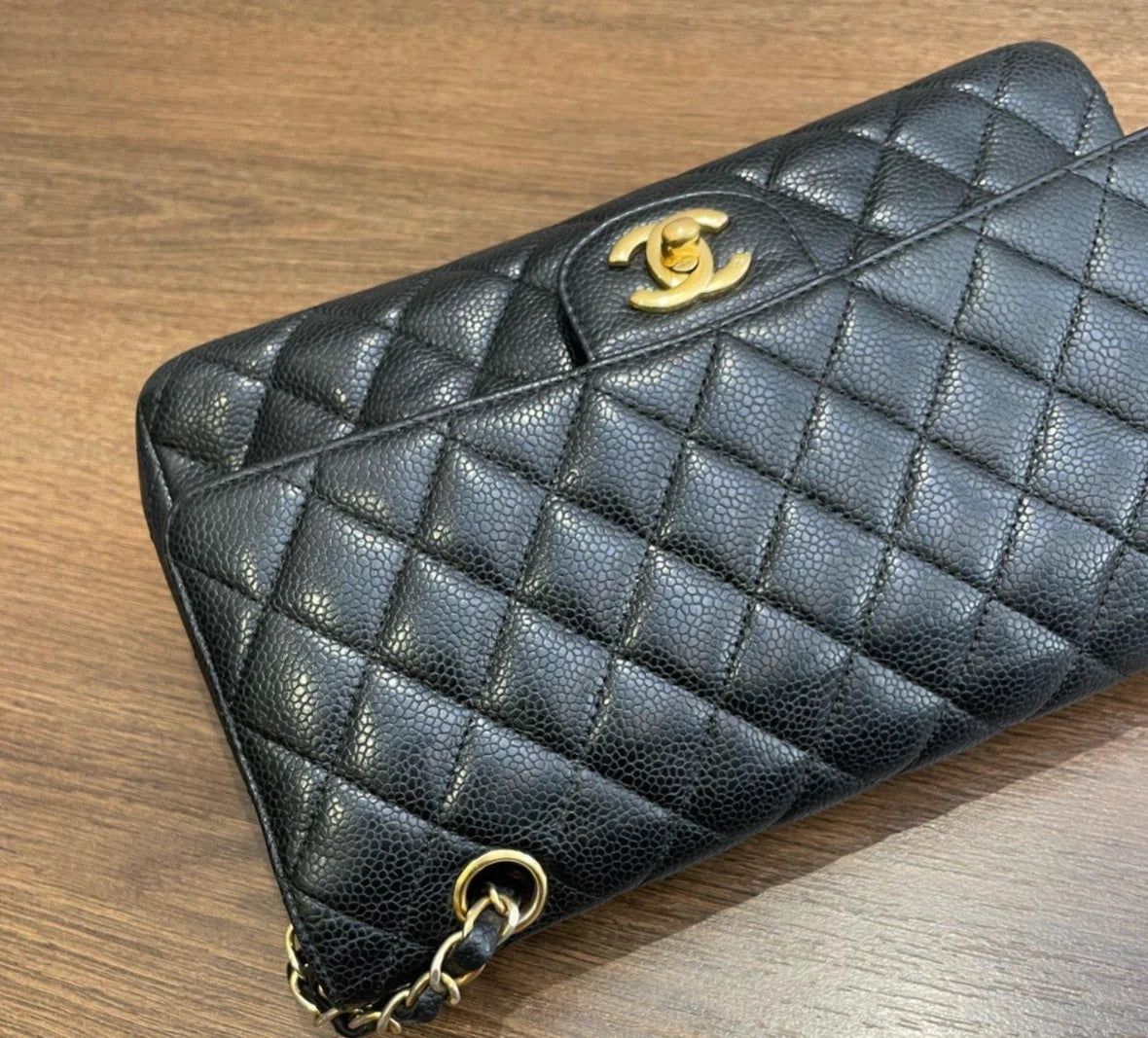 Chanel Classic Flap MM Chain Shoulder Bag Turn Lock Black Women Fashion