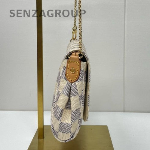 Louis Vuitton Favorite PM Chain Shoulder Bag Crossbody White Gold Women Classic