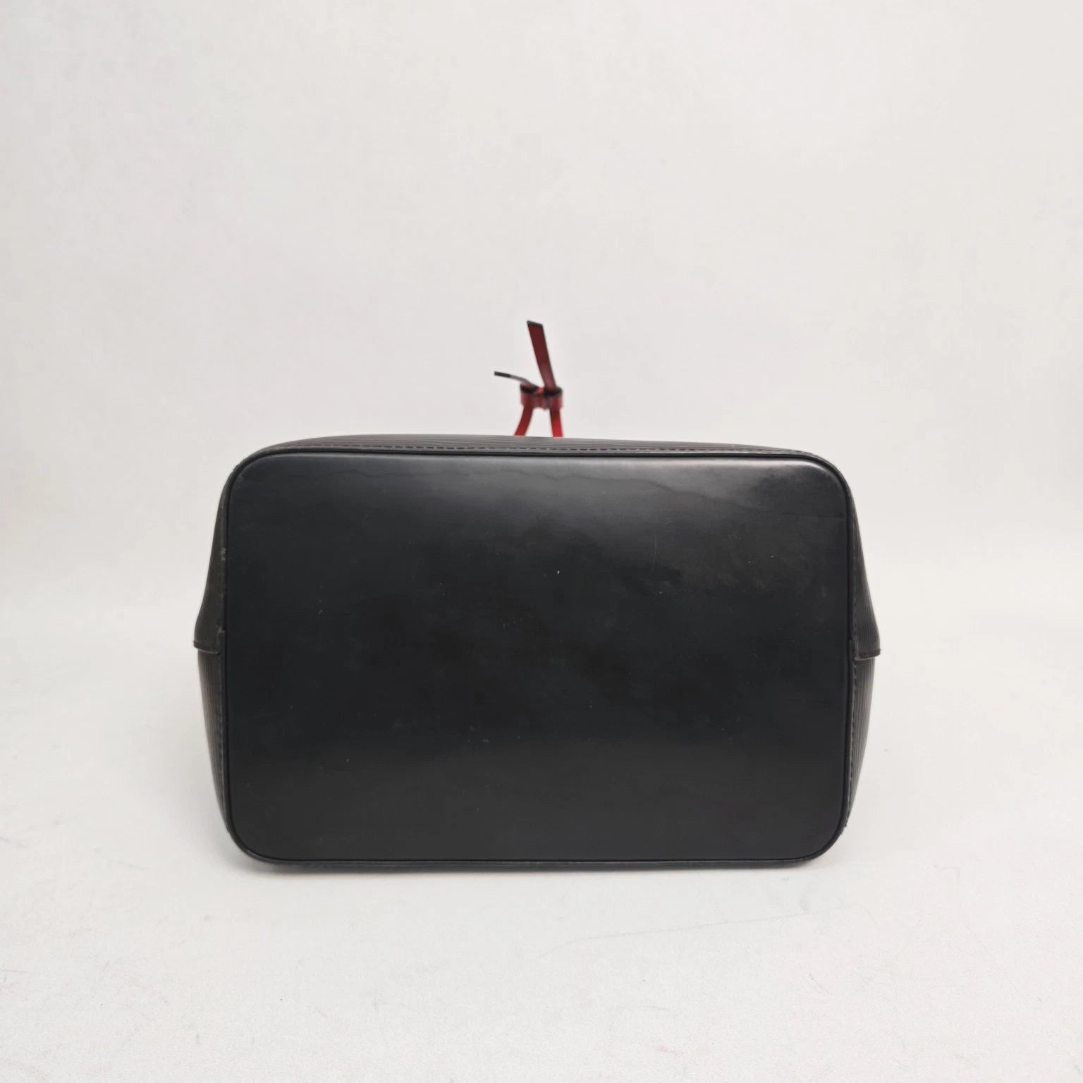 Louis Vuitton NeoNoe Epi Black Shoulder Bag Excellent