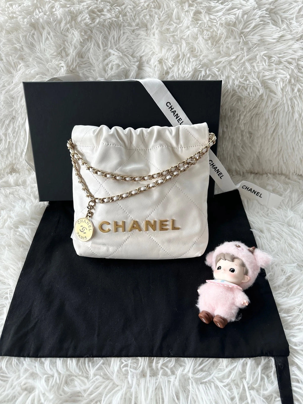 CHANEL 22Bag Mini White Calfskin Tote Handbag For Women
