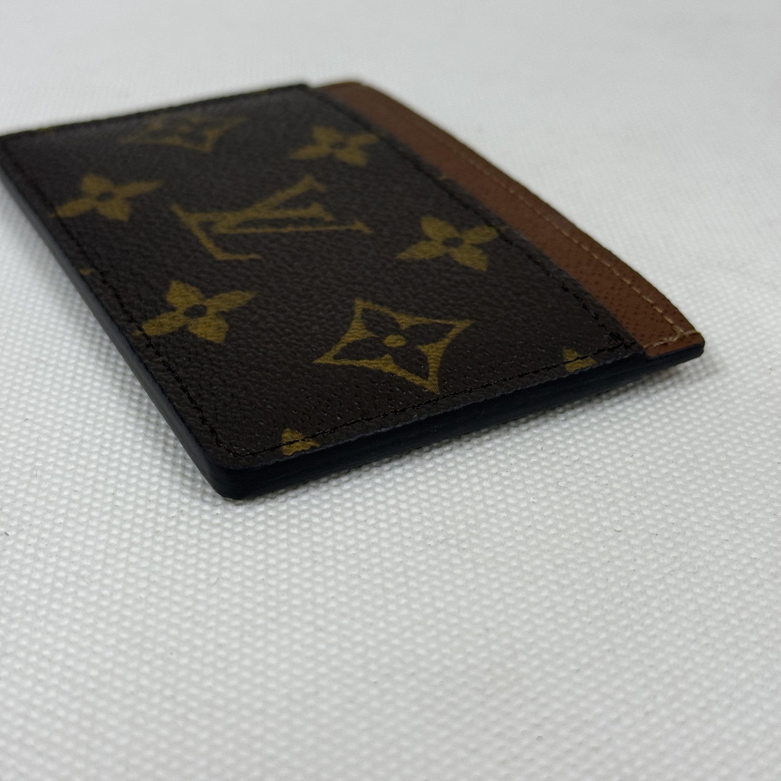 #1 - SJ0001  Louis Vuitton card holder