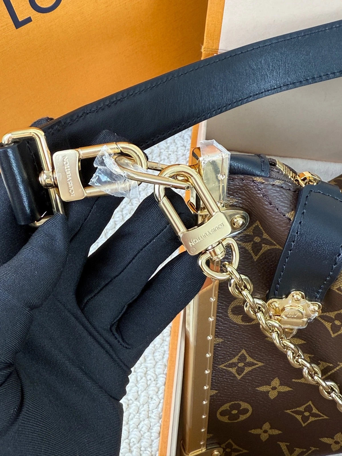 Louis Vuitton FW24 New Lucky Trunk Clutch Handbag For Women