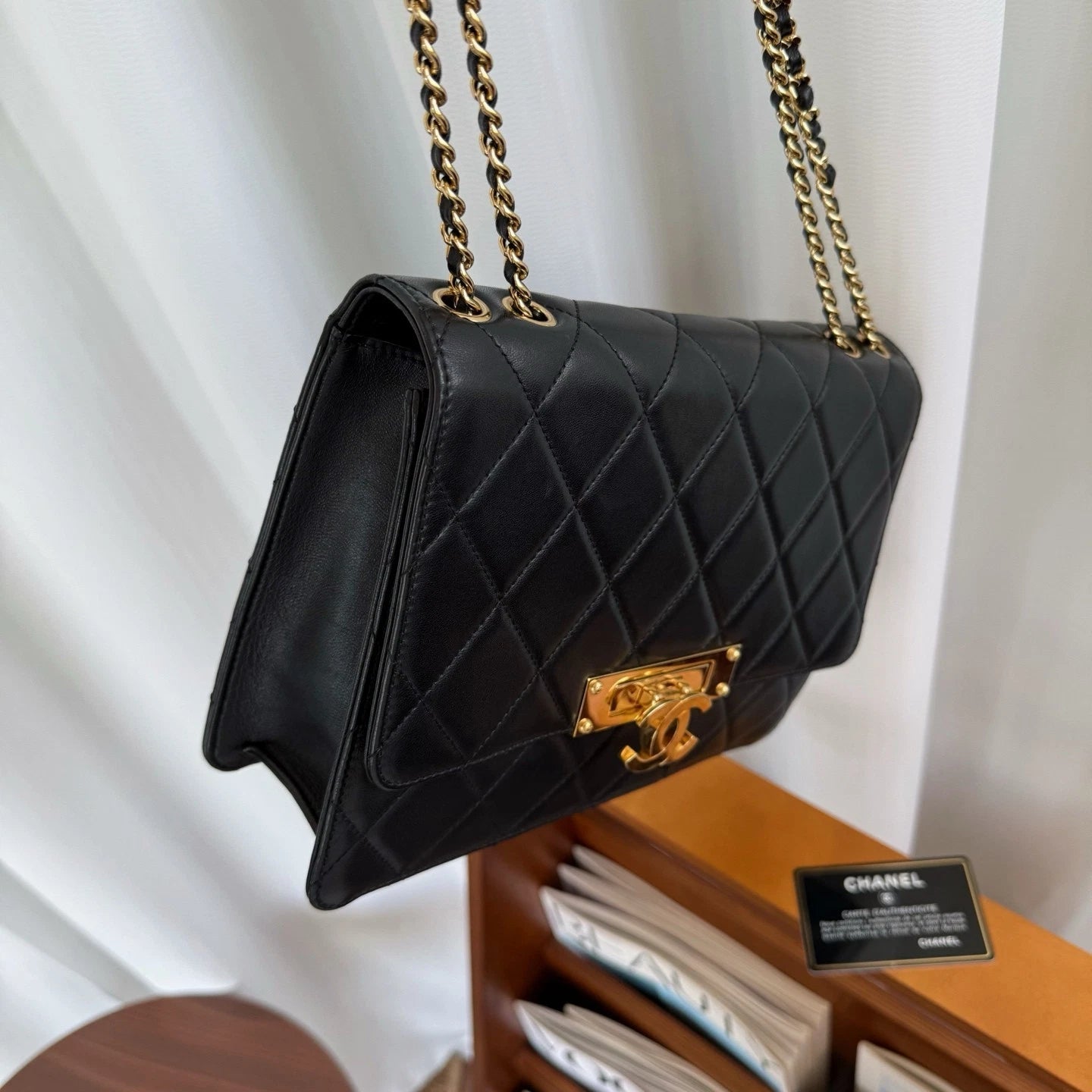 Chanel Metropolitan Diamond Chain Shoulder Crossbody Black Gold Women Classic