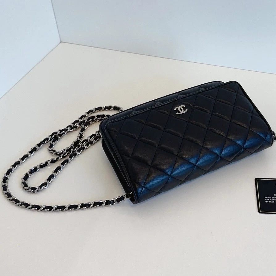 Chanel Woc Lambskin Chain Shoulder Crossbody Bag Black Excellent