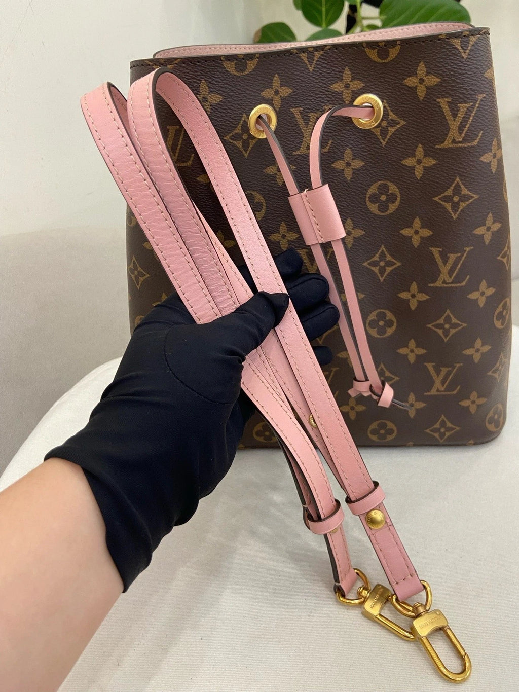 Louis Vuitton Noe Monogram Bucket Shoulder Crossbody Brown Pink Gold Women