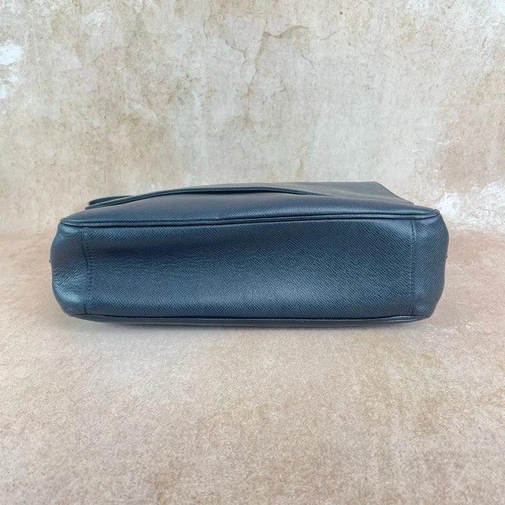 Louis Vuitton Blue Grainy Leather Crossbody Messenger Bag For Women