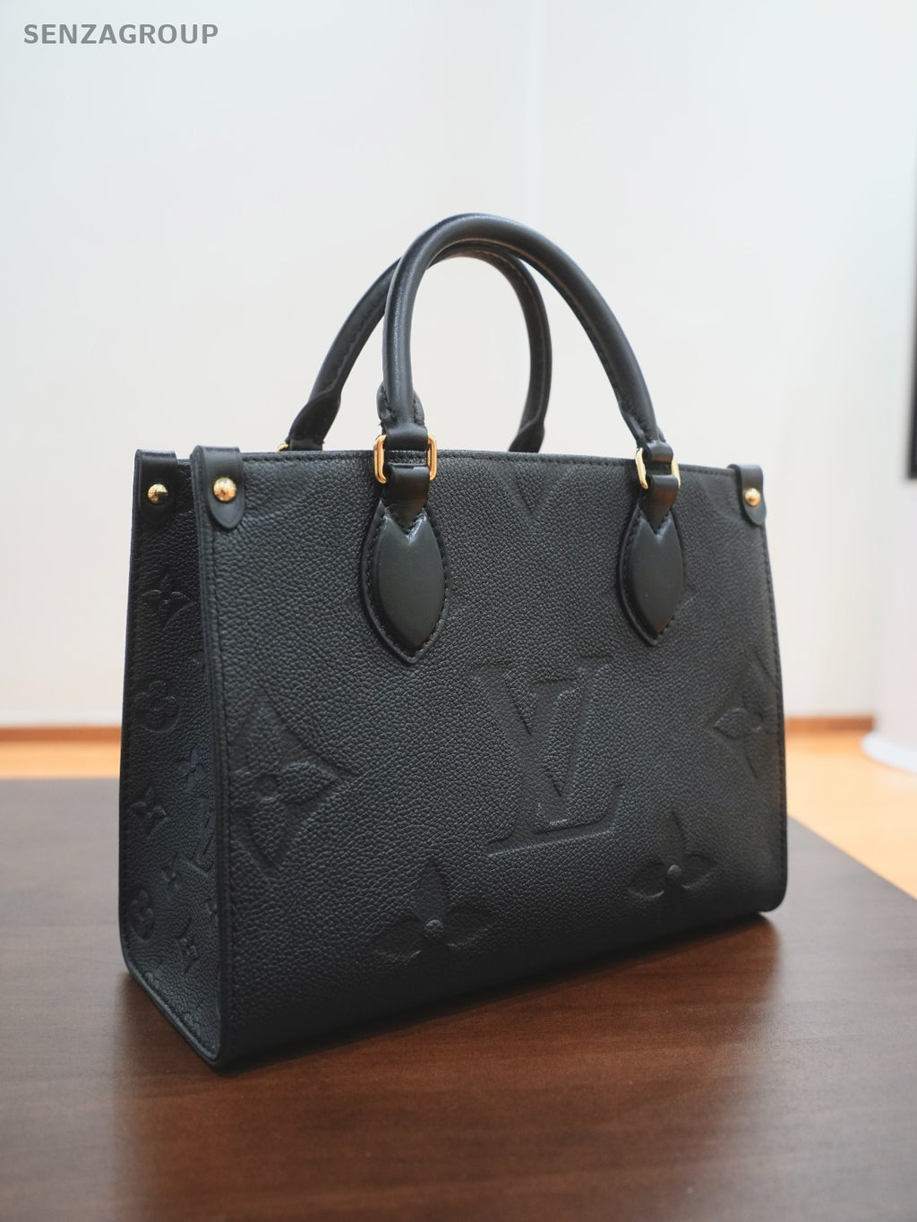 LOUIS VUITTON ON THE GO PM black Monogram Empriente Almost Brand New