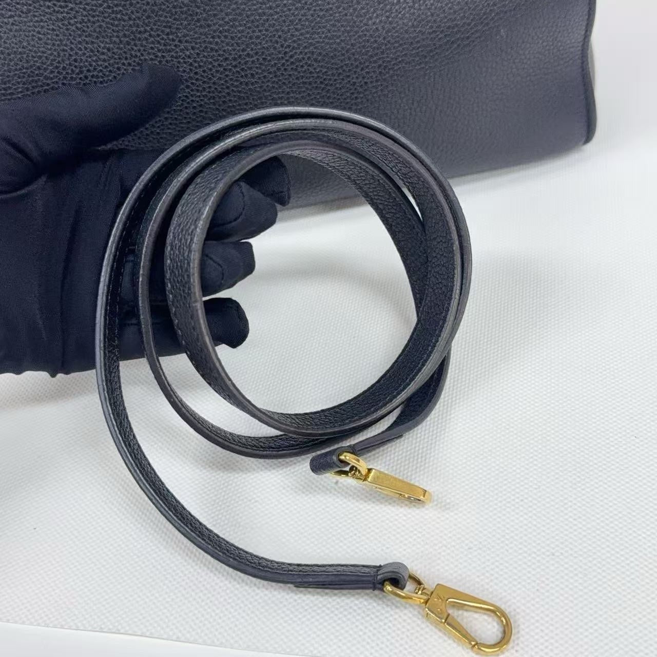 Louis Vuitton City Black Silver Zipper Handbag Women's Classic Fashion