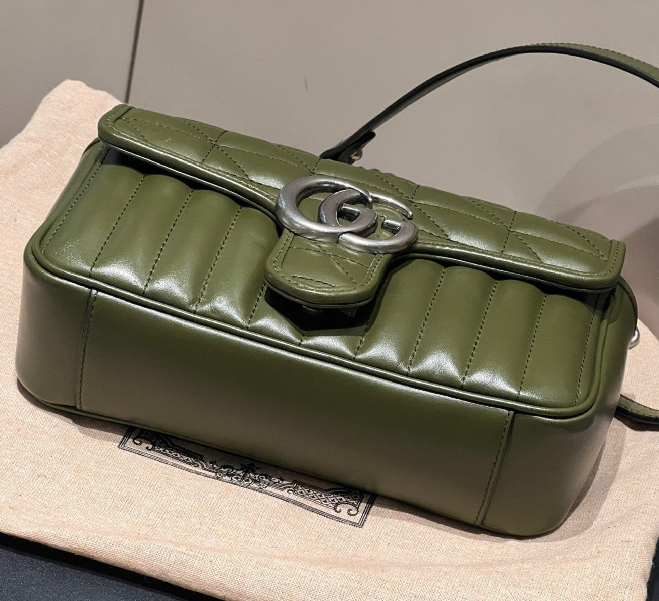 Gucci Marmont22 Chain Calfskin Shoulder Bag Crossbody Green Silver Women Classic