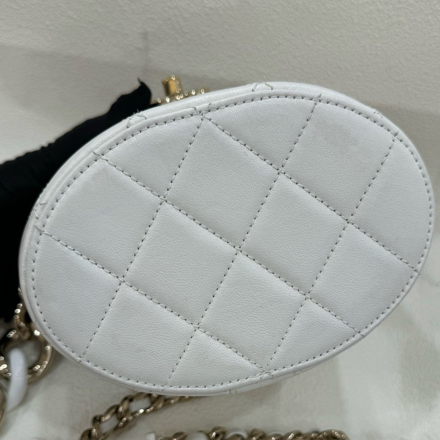 Chanel Quilted Chain Bucket Bag Shoulder Crossbody White Gold Women Fashion