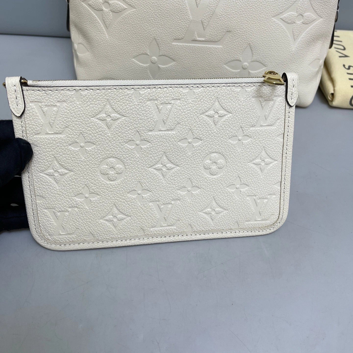 Louis Vuitton Carryall Gold Beige Shoulder Bag Crossbody Excellent