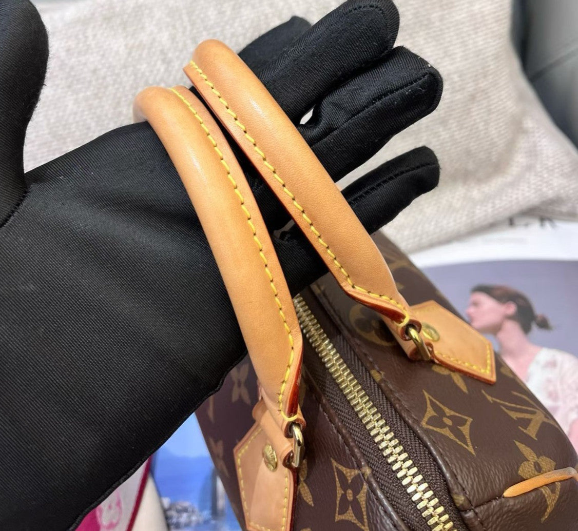 Louis Vuitton Speedy20 Monogram Top Handle Crossbody Brown Gold Women Classic
