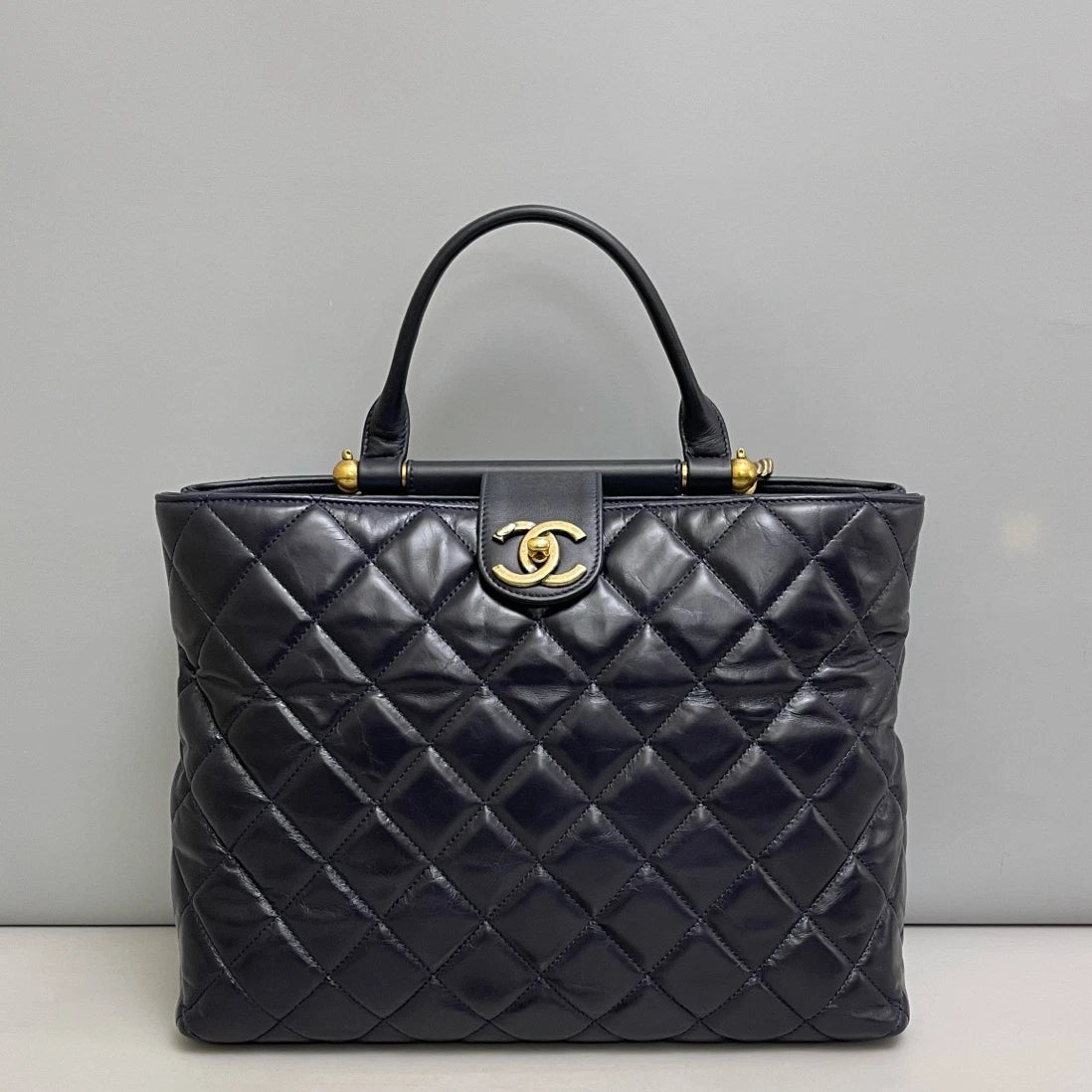 Chanel Calfskin Tote Chain Shoulder Bag Top Handle Bag Diamond Women Classic