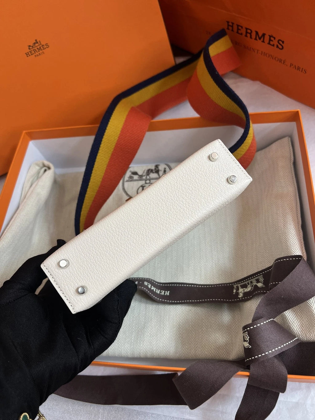 Hermès Verrou Mini Gun Bag Crossbody Bag Nata Cream White