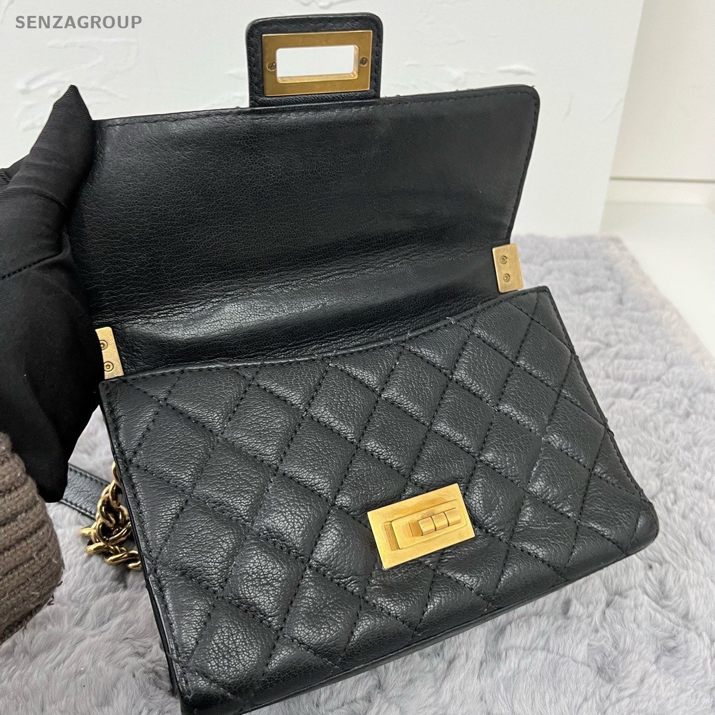 Chanel Diamond Chain Black Gold Shoulder Bag Crossbody Women Classic Designer