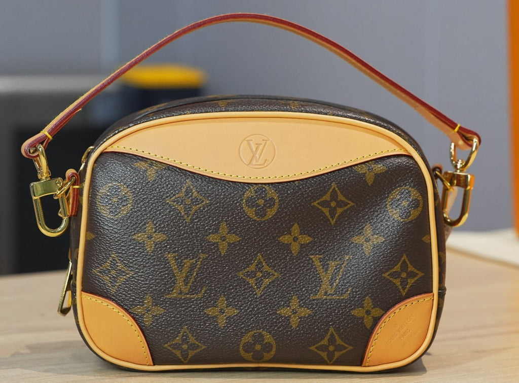 Louis Vuitton Deauville Monogram Canvas Handbag Crossbody Almost Brand NEW