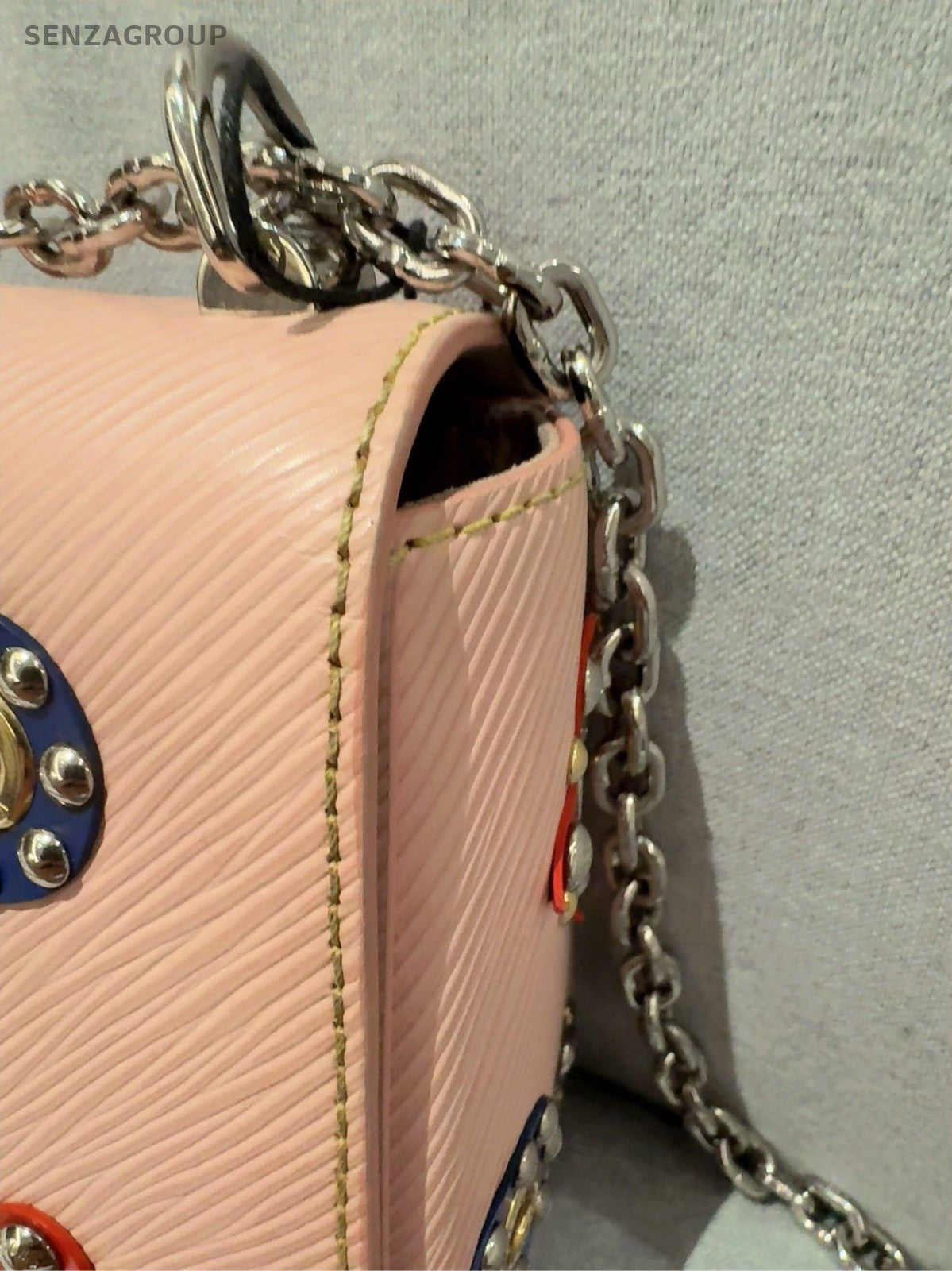 Louis Vuitton Twist MM Epi Leather Chain Strap Shoulder bag Pink Crossbody Women
