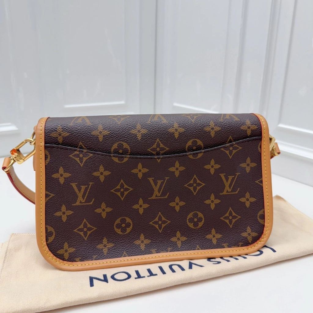 Louis Vuitton Diane Monogram Brown Gold Shoulder Bag Crossbody Excellent