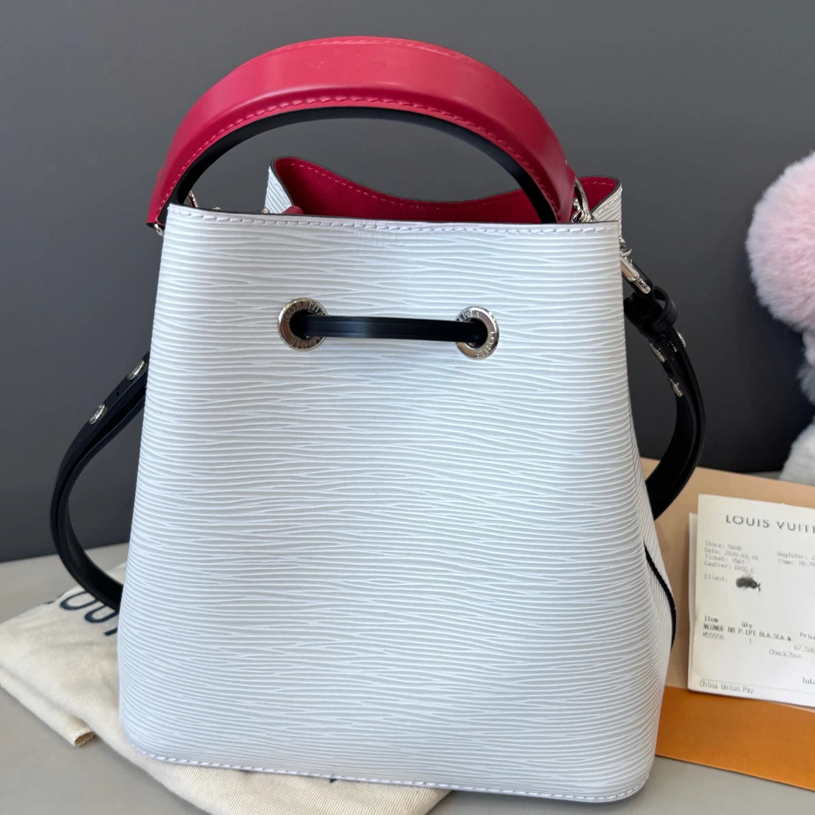 Louis Vuitton NeoNoe White Shoulder Bag Top Handle Excellent