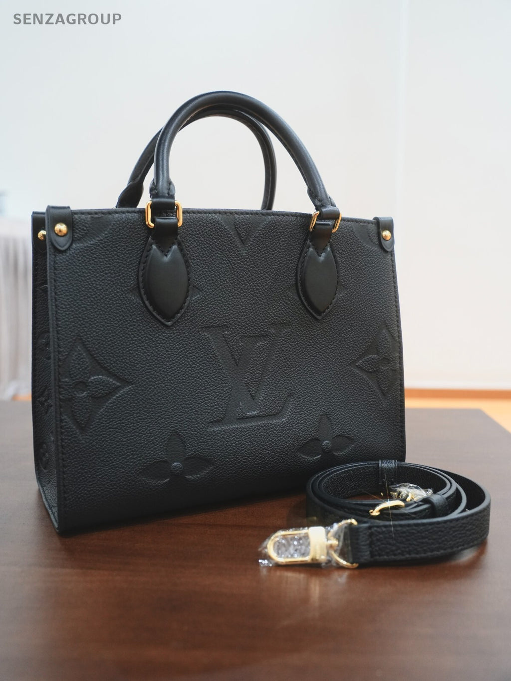 LOUIS VUITTON M45595  Black Monogram Empriente ON THE GO PM CHIP VERSION