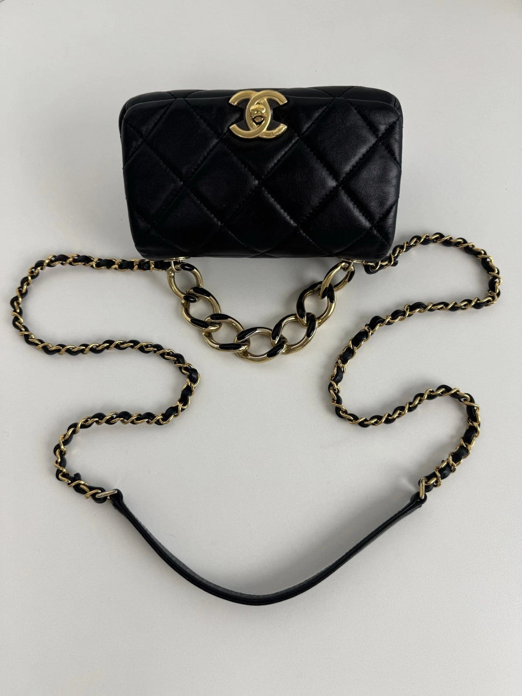Chanel Diamond Mini Chain Shoulder Bag Crossbody Black Gold Women Classic
