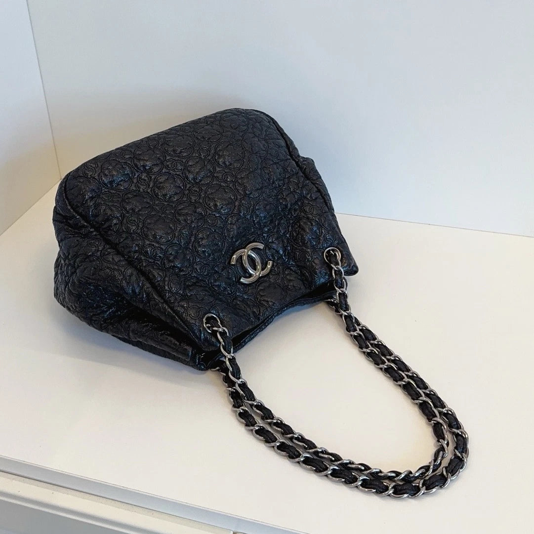 Chanel Bucket Chain Oil Wax Shoulder Crossbody Bag Black Excellent