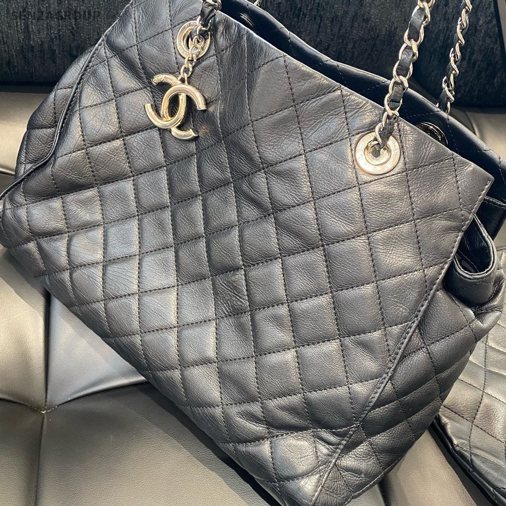 Chanel Diamond Tote Chain Shoulder Bag Black Silver Used Women Classic Fashion