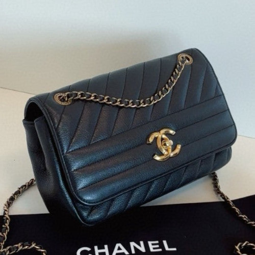 Chanel Classic Flap Mini Lambskin Chain Shoulder Bag Crossbody Black Gold Women