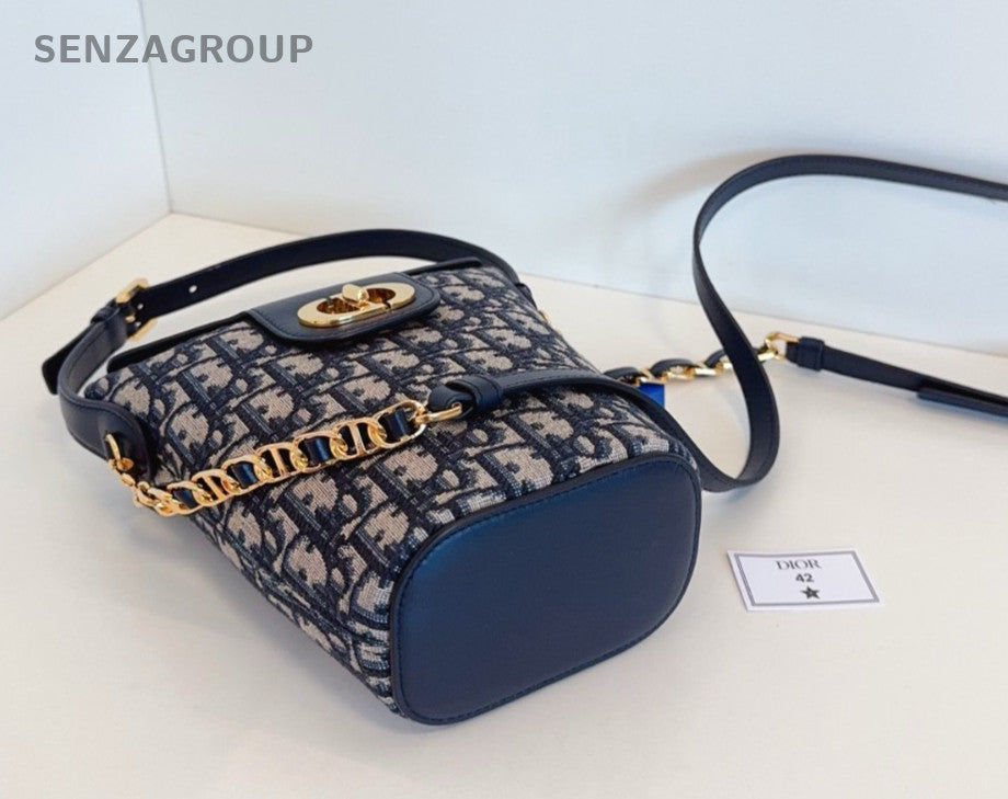 Christian Dior Montaigne30 Monogram Chain Shoulder bag Women Black-blue