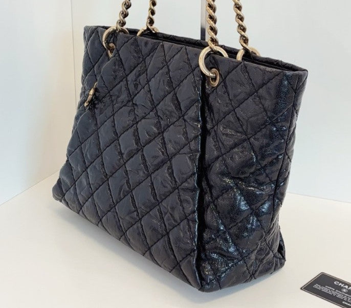 Chanel Diamond Tote Calfskin Chain Shoulder Bag Black Gold Women Classic
